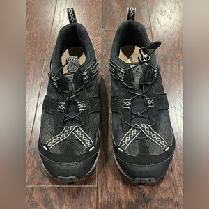 Lands’ End Men Black Mesh Water Hiking shoe  Size 11 EE